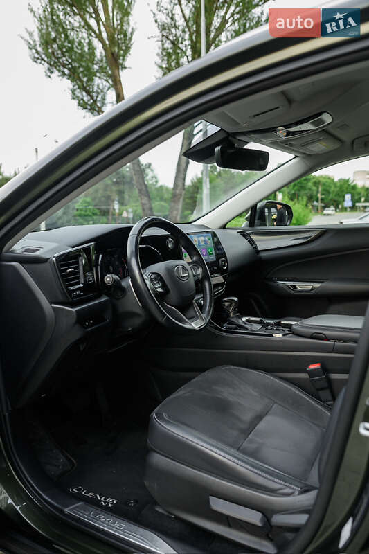 Внедорожник / Кроссовер Lexus NX 2022 в Новояворовске