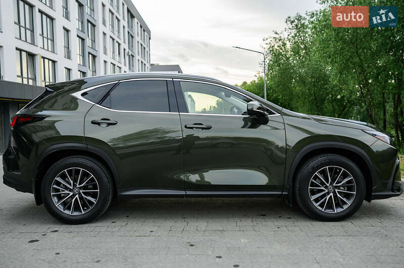 Внедорожник / Кроссовер Lexus NX 2022 в Новояворовске