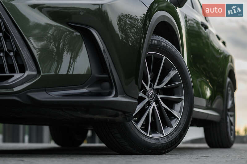 Внедорожник / Кроссовер Lexus NX 2022 в Новояворовске