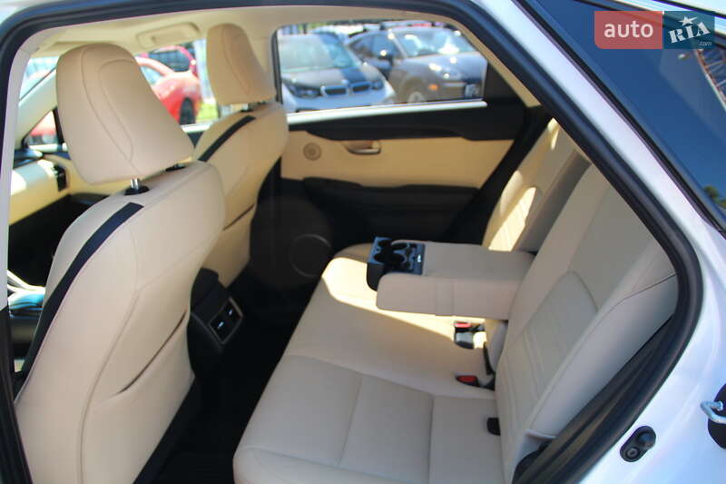 Внедорожник / Кроссовер Lexus NX 2015 в Одессе