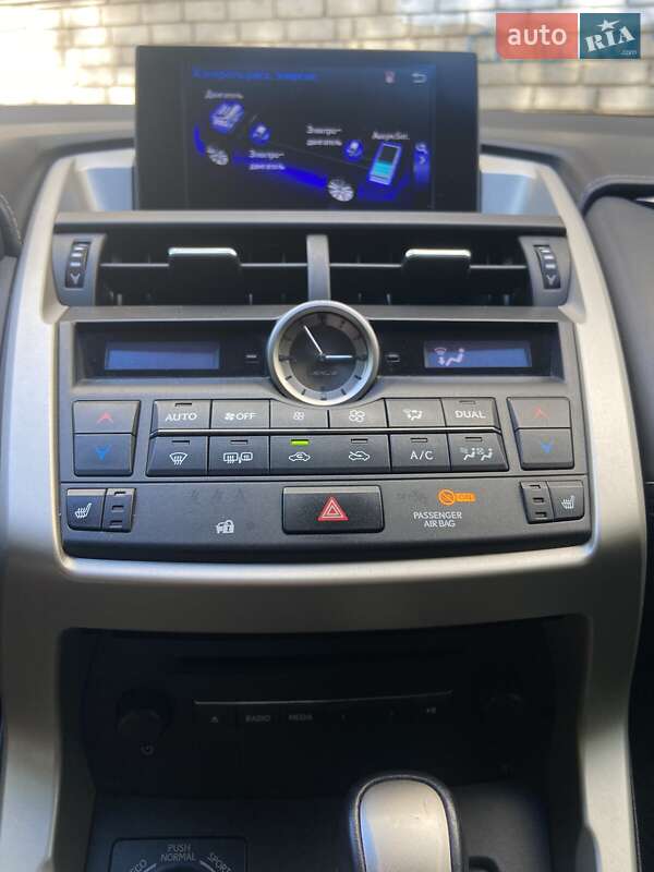 Позашляховик / Кросовер Lexus NX 2017 в Дніпрі