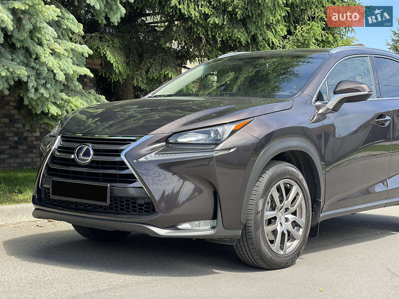 Позашляховик / Кросовер Lexus NX 2015 в 