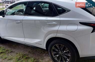 Внедорожник / Кроссовер Lexus NX 2020 в 