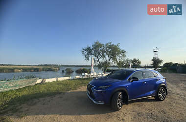 Позашляховик / Кросовер Lexus NX 2015 в 