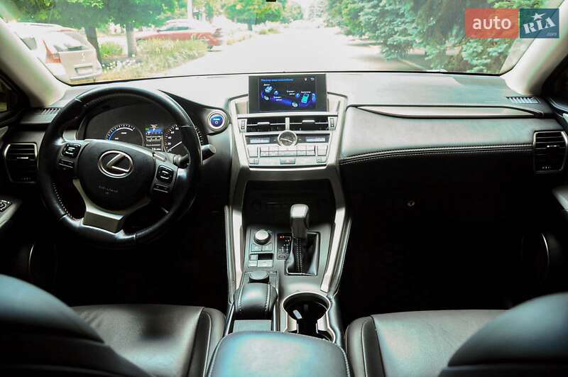 Внедорожник / Кроссовер Lexus NX 2015 в Краснограде
