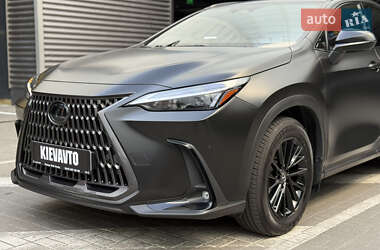 Позашляховик / Кросовер Lexus NX 2022 в 