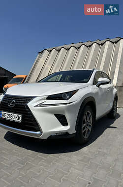 Позашляховик / Кросовер Lexus NX 2017 в Дніпрі