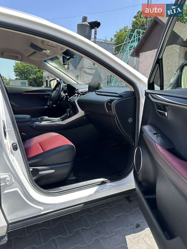 Позашляховик / Кросовер Lexus NX 2017 в Дніпрі