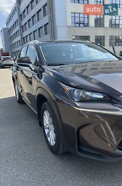 Позашляховик / Кросовер Lexus NX 2015 в Києві