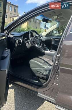 Внедорожник / Кроссовер Lexus NX 2015 в 