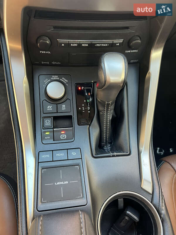 Внедорожник / Кроссовер Lexus NX 2017 в Львове