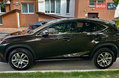 Внедорожник / Кроссовер Lexus NX 2015 в 