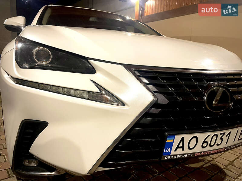 Внедорожник / Кроссовер Lexus NX 2018 в Ужгороде
