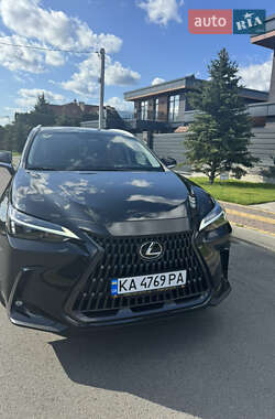 Позашляховик / Кросовер Lexus NX 2022 в 