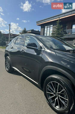 Позашляховик / Кросовер Lexus NX 2022 в 
