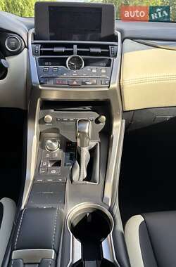 Внедорожник / Кроссовер Lexus NX 2019 в 