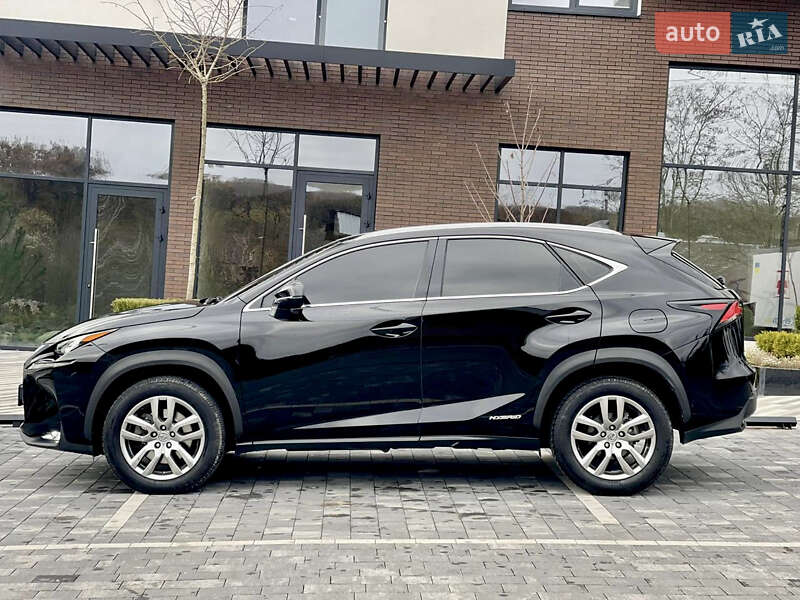 Внедорожник / Кроссовер Lexus NX 2017 в Ужгороде