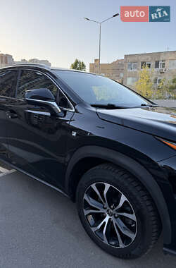 Позашляховик / Кросовер Lexus NX 2015 в 