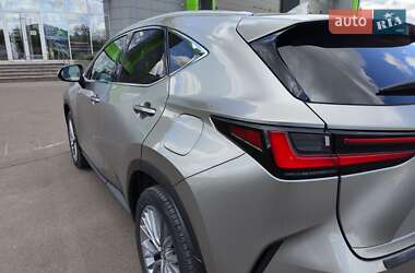 Позашляховик / Кросовер Lexus NX 2022 в 
