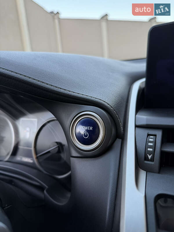 Внедорожник / Кроссовер Lexus NX 2018 в Одессе