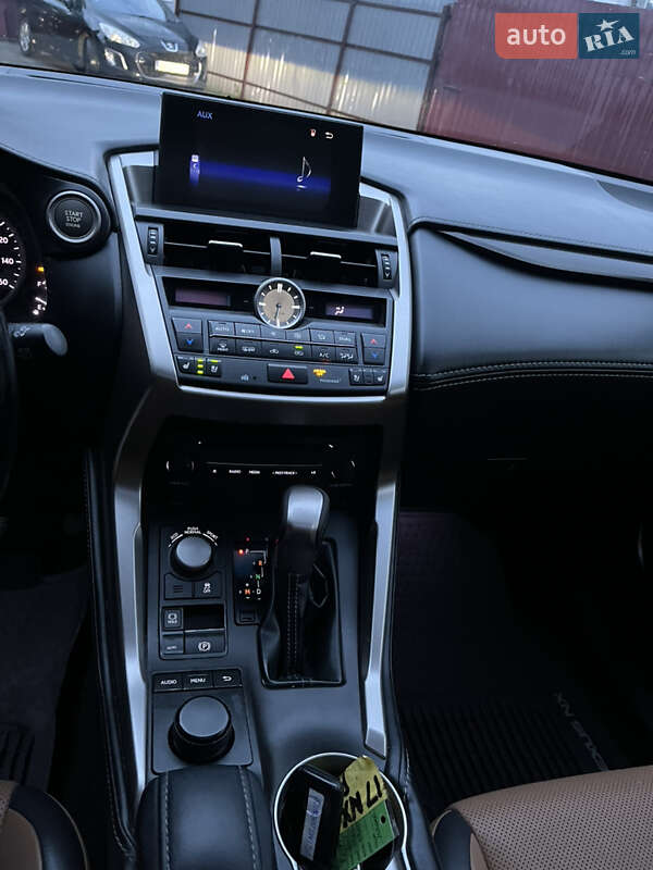 Внедорожник / Кроссовер Lexus NX 2017 в Бродах