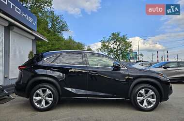 Позашляховик / Кросовер Lexus NX 2016 в 