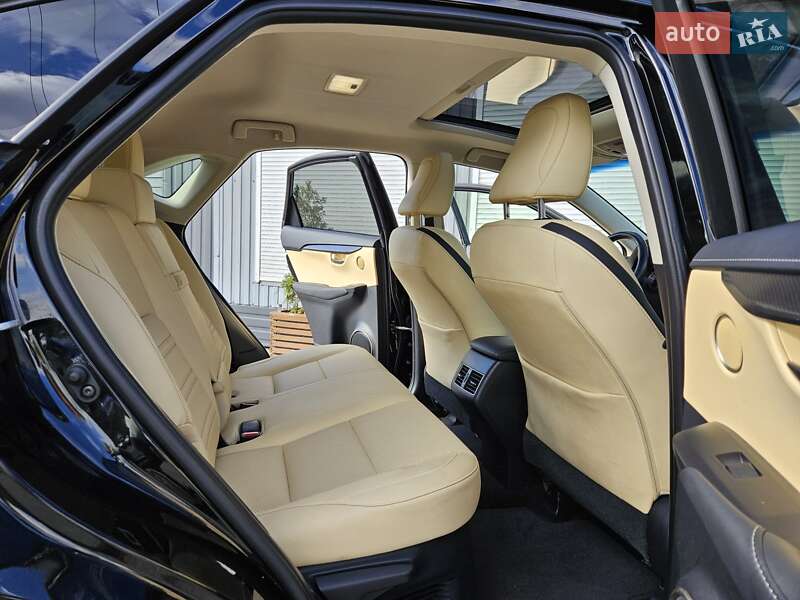 Позашляховик / Кросовер Lexus NX 2016 в Києві