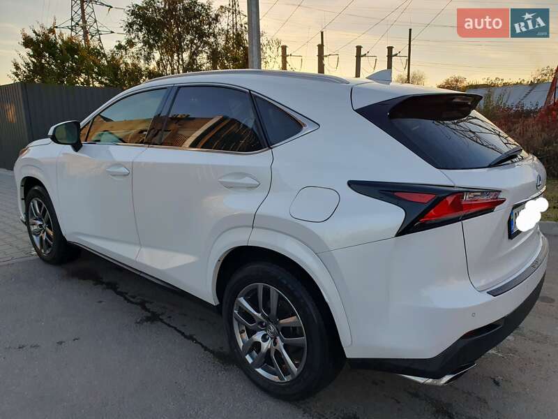 Позашляховик / Кросовер Lexus NX 2016 в Вишгороді