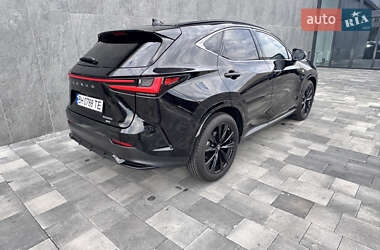Позашляховик / Кросовер Lexus NX 2022 в 