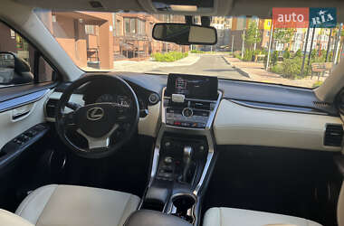 Позашляховик / Кросовер Lexus NX 2018 в 