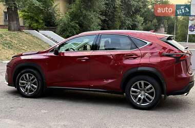 Позашляховик / Кросовер Lexus NX 2016 в 