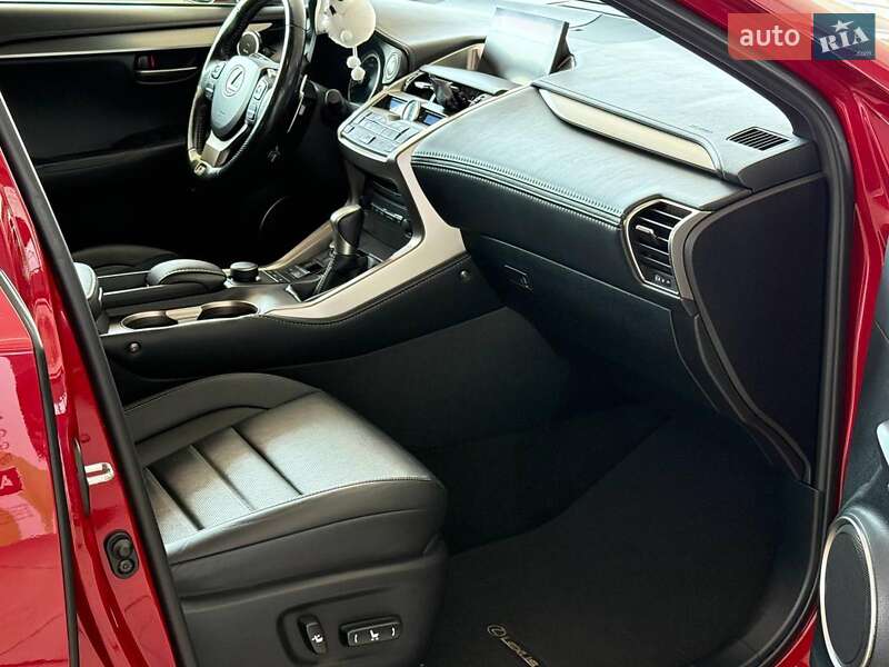 Внедорожник / Кроссовер Lexus NX 2016 в Одессе