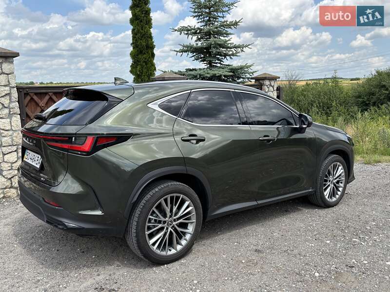Позашляховик / Кросовер Lexus NX 2023 в Тернополі