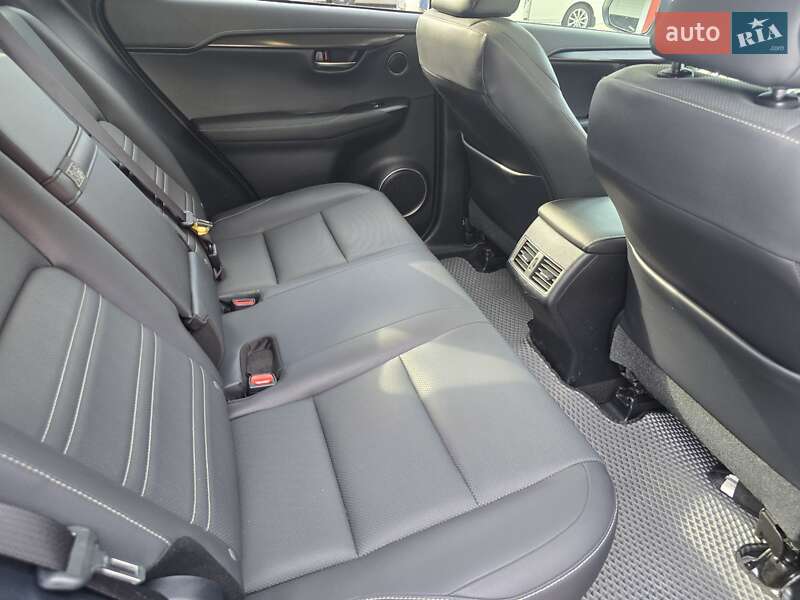 Внедорожник / Кроссовер Lexus NX 2018 в Днепре