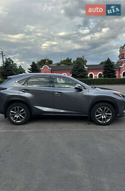 Позашляховик / Кросовер Lexus NX 2017 в 