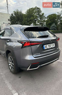 Позашляховик / Кросовер Lexus NX 2017 в 
