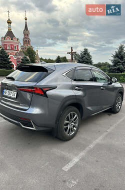 Позашляховик / Кросовер Lexus NX 2017 в 