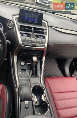 Внедорожник / Кроссовер Lexus NX 2015 в 