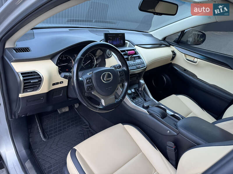 Внедорожник / Кроссовер Lexus NX 2016 в Виннице