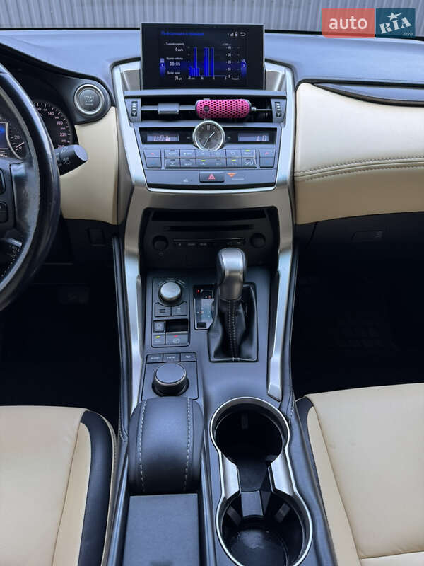 Внедорожник / Кроссовер Lexus NX 2016 в Виннице