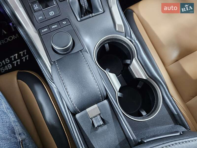 Внедорожник / Кроссовер Lexus NX 2015 в Киеве
