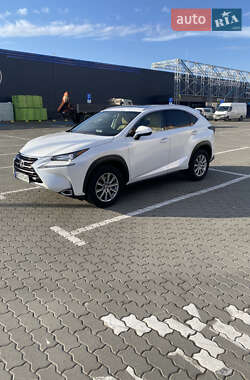 Внедорожник / Кроссовер Lexus NX 2015 в 