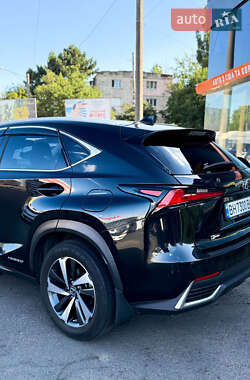 Внедорожник / Кроссовер Lexus NX 2020 в 