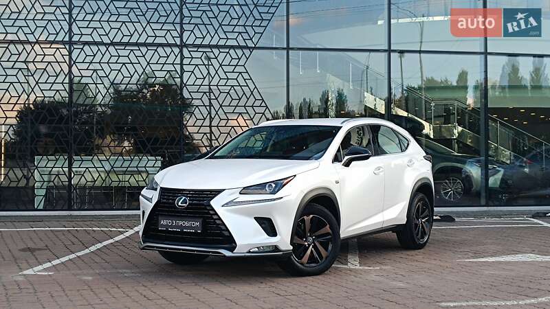 Lexus NX 2021