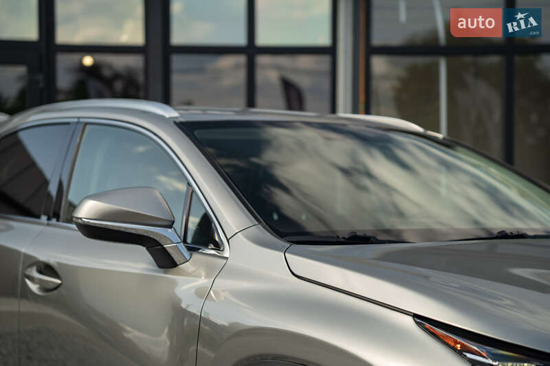 Внедорожник / Кроссовер Lexus NX 2015 в Черновцах