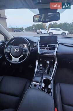 Внедорожник / Кроссовер Lexus NX 2021 в 