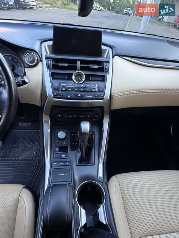 Внедорожник / Кроссовер Lexus NX 2015 в Киеве
