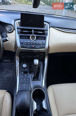 Внедорожник / Кроссовер Lexus NX 2015 в 