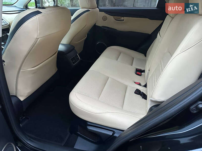 Внедорожник / Кроссовер Lexus NX 2017 в Днепре