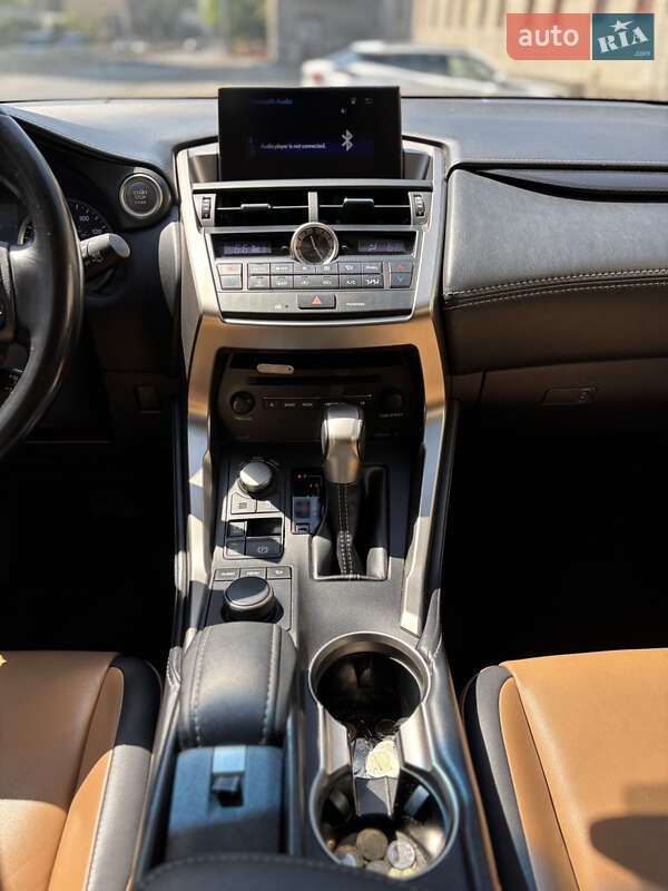 Внедорожник / Кроссовер Lexus NX 2016 в Одессе